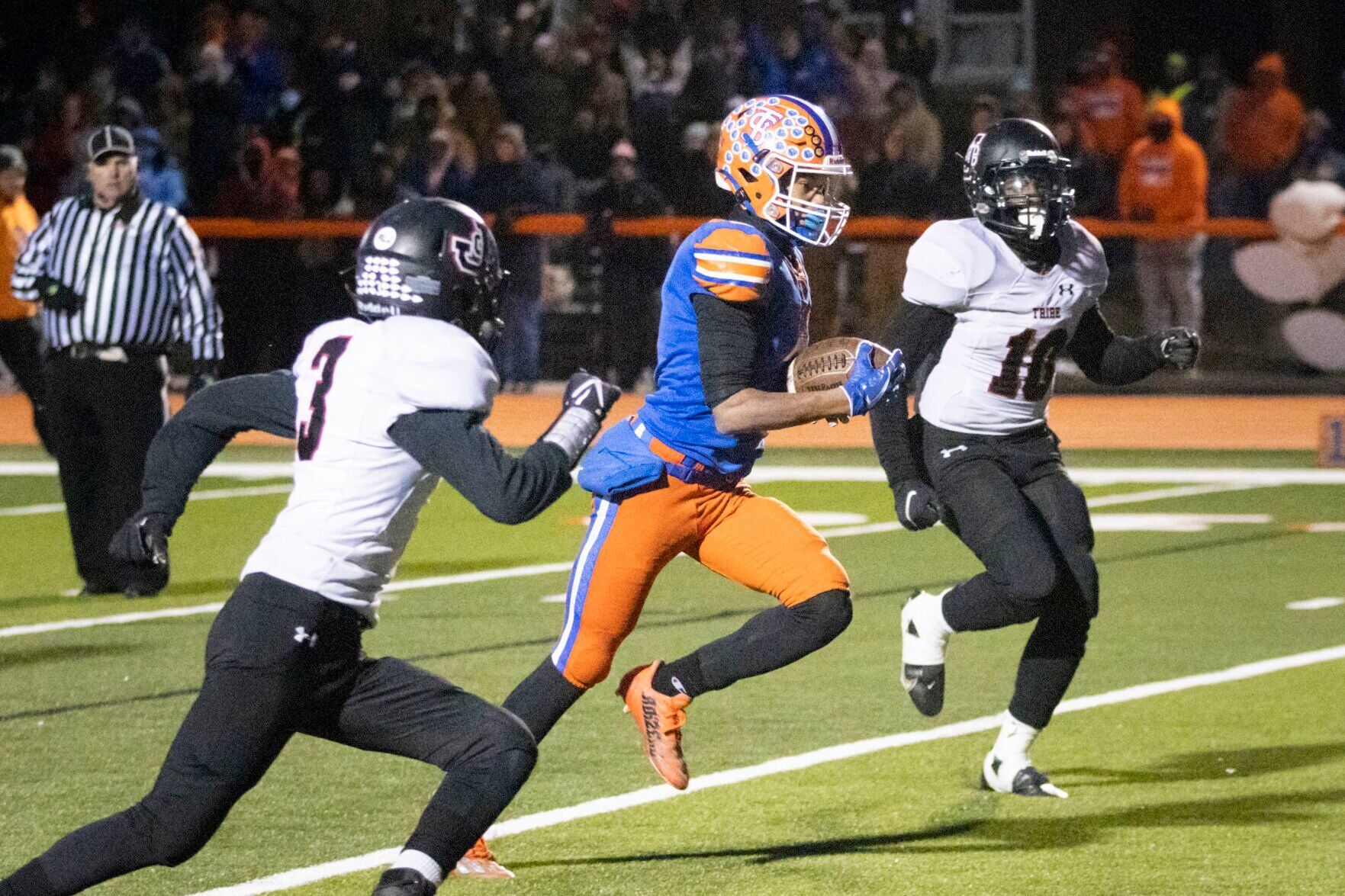 112022-dec-spt-st-teresa-football-gallery_04.JPG